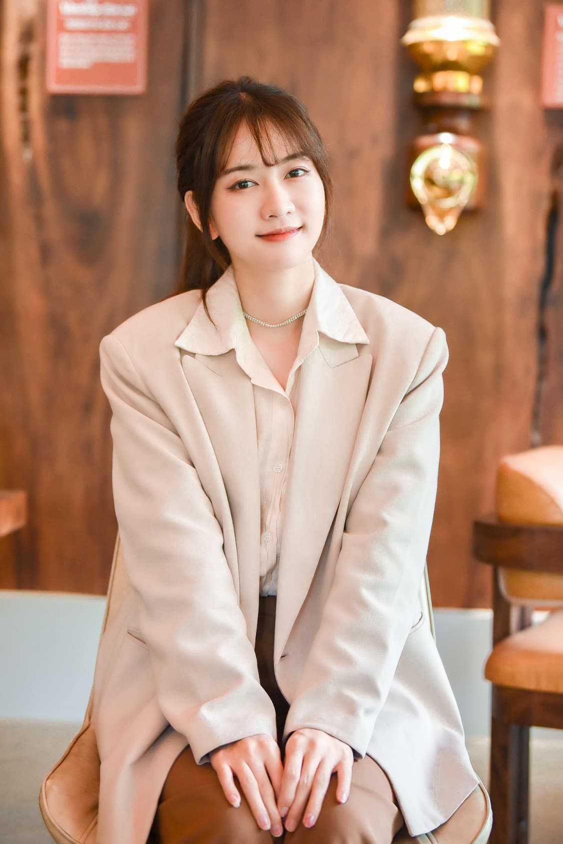 Thổn thức trước nhan sắc đời thường của Lê Bống phim 'Lỡ hẹn với ngày xanh'