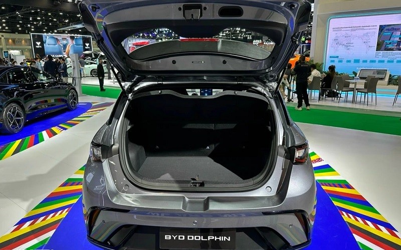 Cận cảnh xe điện BYD Dolphin vừa trình làng tại Thái Lan, giá từ 472 triệu đồng Cận cảnh xe điện BYD Dolphin vừa trình làng tại Thái Lan, giá từ 472 triệu đồng