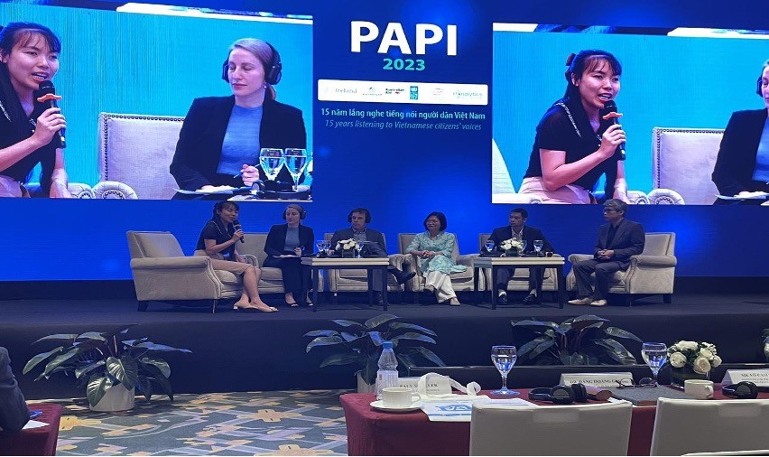 Các chuyên gia thảo luận tại buổi lễ công bố. (Ảnh: Phạm Bích)