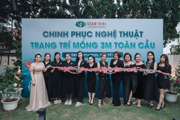 Chinh phục mô hình trang trí móng tay nghệ thuật bằng bột nối móng dài 3 mét