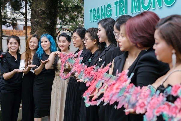 Chinh phục mô hình trang trí móng tay nghệ thuật bằng bột nối móng dài 3 mét