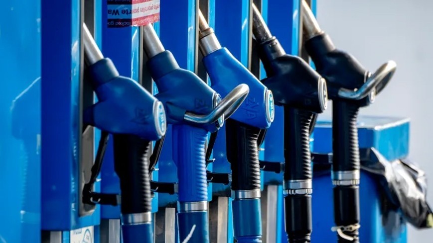 gia xang dau hom nay 54 bo tui them 1 usd do cang thang dia chinh tri