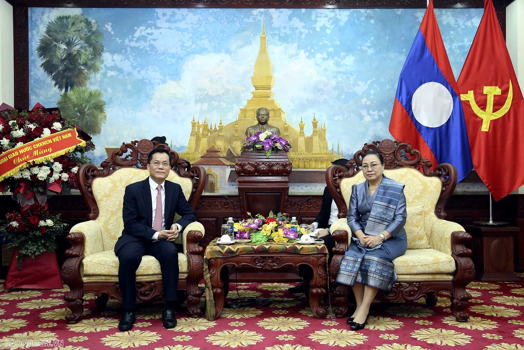 Thứ trưởng Hà Kim Ngọc chúc mừng Tết cổ truyền Bun Pi May của Lào