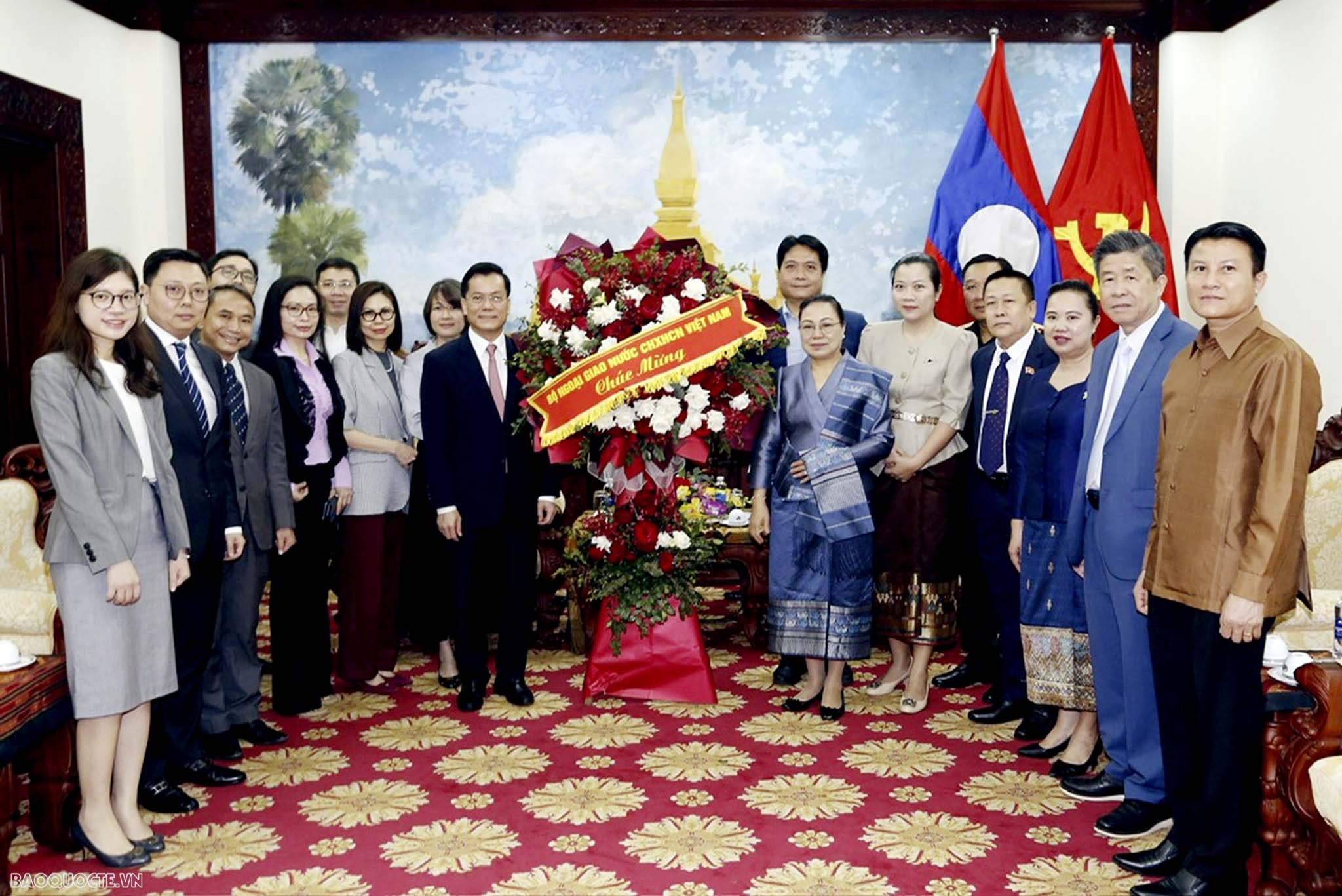 Thứ trưởng Hà Kim Ngọc chúc mừng Tết cổ truyền Bun Pi May của Lào