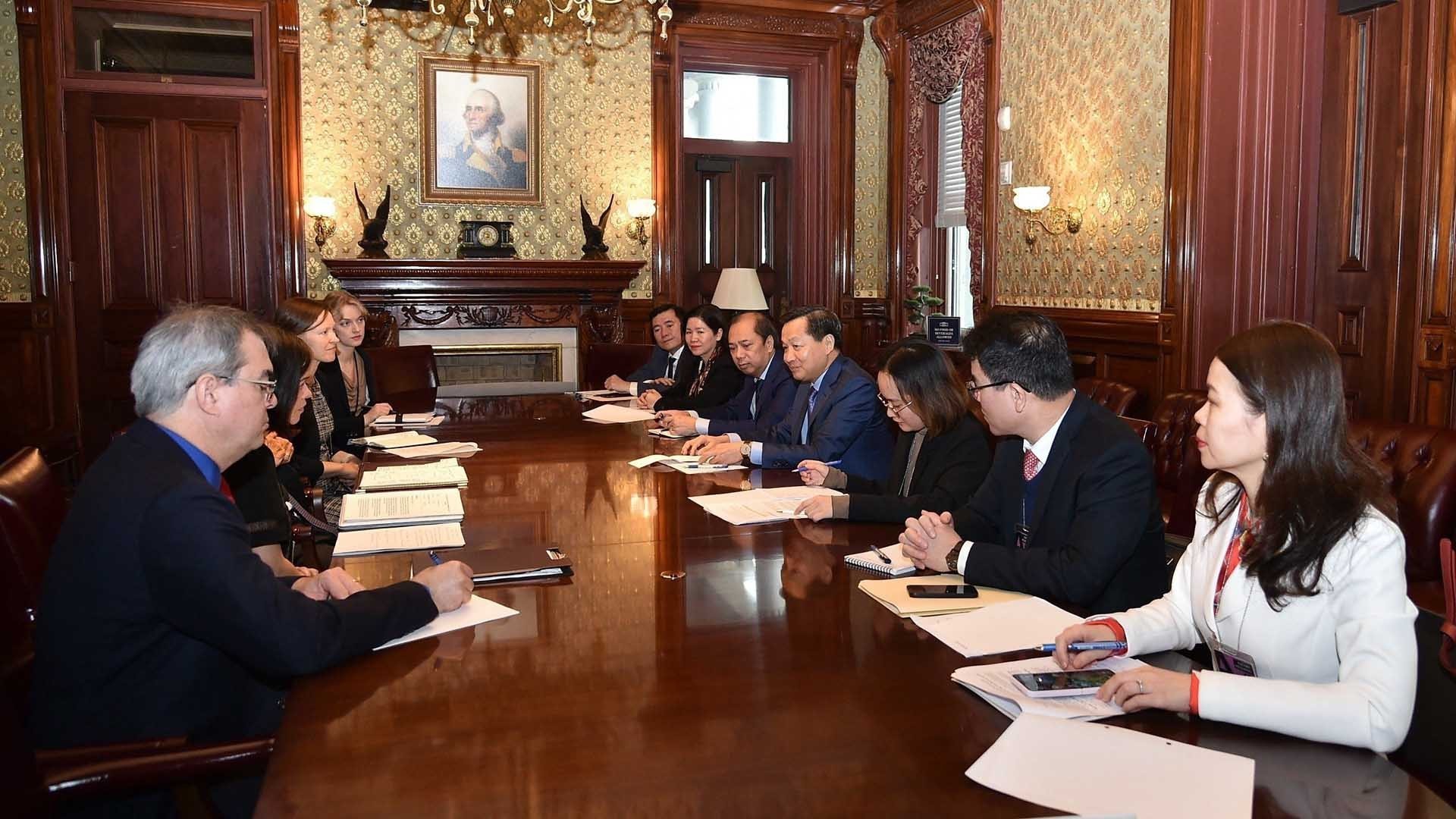 pho thu tuong le minh khai gap go trao doi voi gioi chuc va mot so doanh nghiep lon cua hoa ky