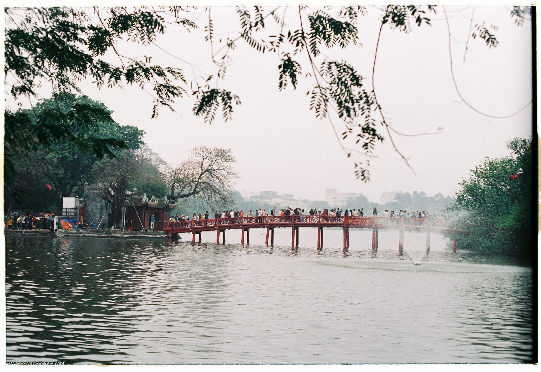 Dự báo thời tiết ngày 7/4: Hà Nội sáng sớm và đêm có mưa, mưa nhỏ rải rác, nhiệt độ từ 23-30 độ C Dự báo thời tiết ngày 7/4: Hà Nội sáng sớm và đêm có mưa, mưa nhỏ rải rác, nhiệt độ từ 23-30 độ C