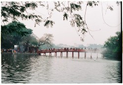 Dự báo thời tiết ngày 7/4: Hà Nội sáng sớm và đêm có mưa, mưa nhỏ rải rác, nhiệt độ từ 23-30 độ C