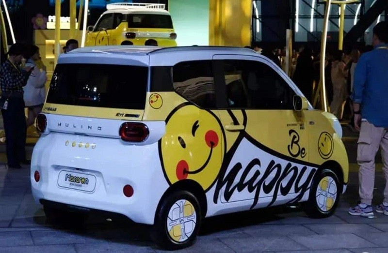 So với thế hệ cũ, Wuling Mini EV 2024 có chiều dài và trục cơ sở nhỉnh hơn một chút, kích thước lần lượt là 3.064mm và 2.010mm