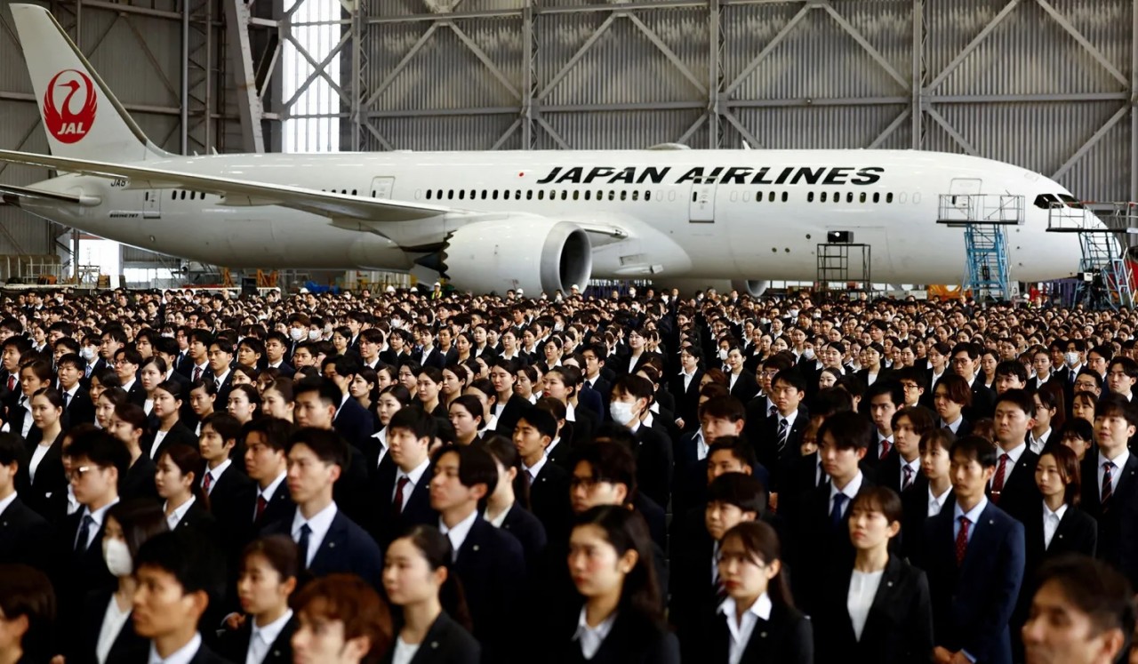 Ảnh ấn tượng (1 7/4): Nga nói về mục đích của kẻ chủ mưu đánh bom nhà hát, Ukraine tập trận ở miền Nam, Đại sứ quán Iran tại Syria bị tấn công