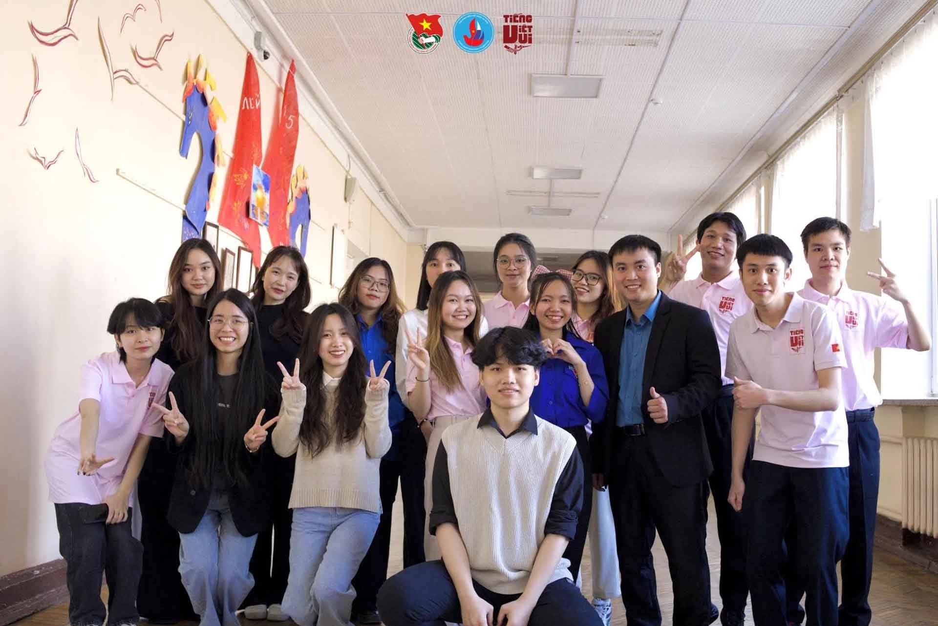 Ấn tượng Lễ khai giảng giai đoạn 3 chương trình Tiếng Việt vui Ấn tượng Lễ khai giảng giai đoạn 3 chương trình Tiếng Việt vui