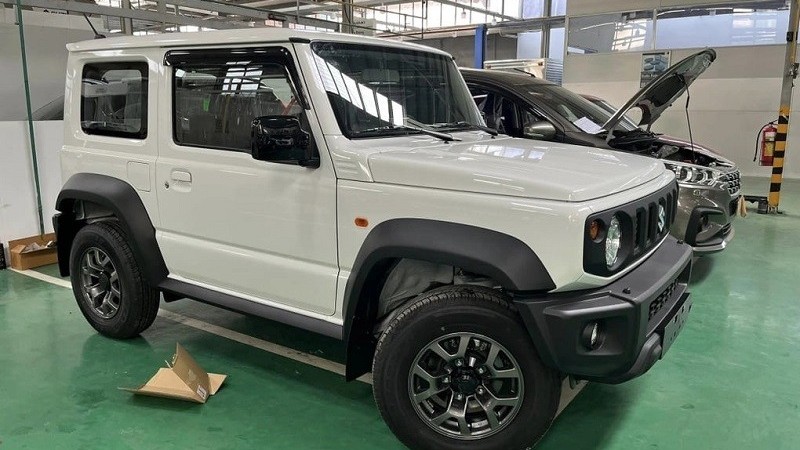 Suzuki Jimny 2024 loạn giá tại các đại lý trước ngày ra mắt