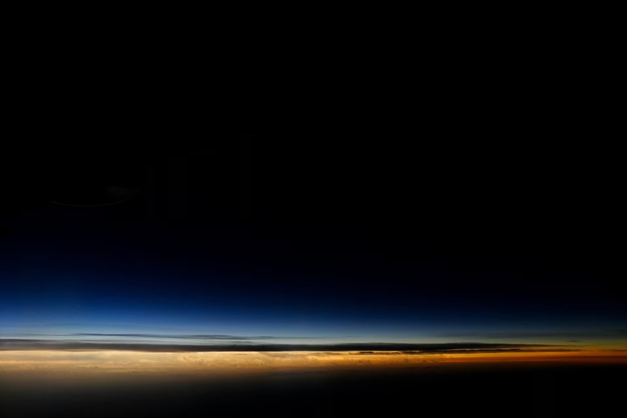 Khung cảnh Nhật thực toàn phần, ‘kỳ quan’ vũ trụ làm mê mẩn hàng triệu người Bắc Mỹ