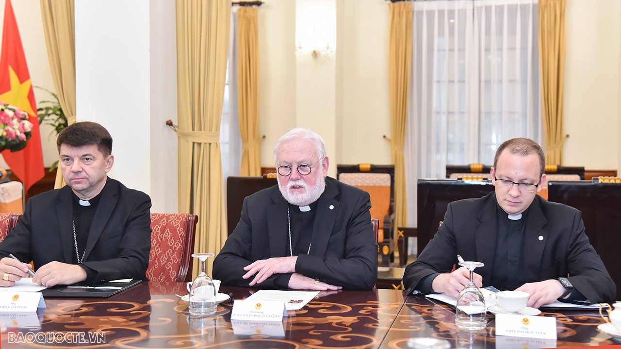 Tháng 12/2023, Giáo hoàng Francis bổ nhiệm Tổng Giám mục Marek Zelewski làm Đại diện Thường trú đầu tiên của Tòa thánh tại Việt Nam, đưa quan hệ hai bên bước sang giai đoạn mới.