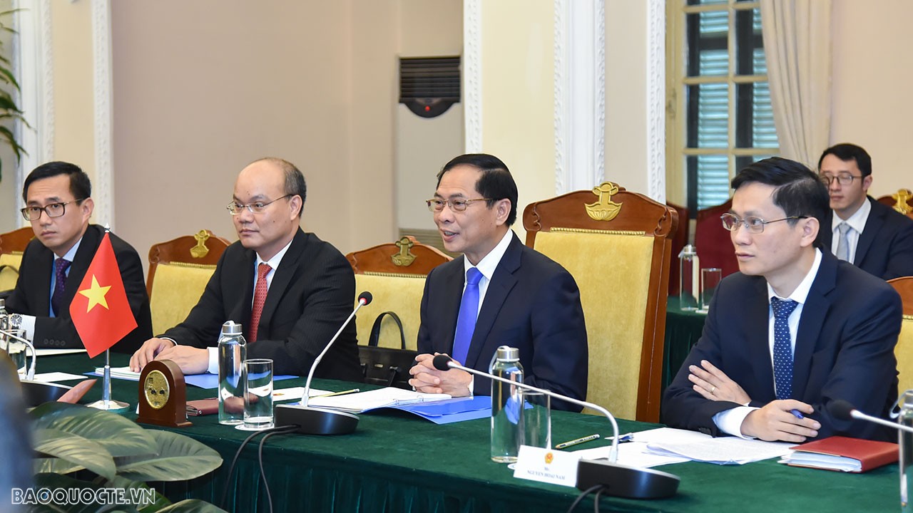 Hai nước đã thiết lập các cơ chế như tham khảo chính trị cấp Thứ trưởng Ngoại giao, cơ chế Ủy ban hỗn hợp song phương...đóng góp hiệu quả, thiết thực vào thúc đẩy quan hệ giữa hai nước. Ngoài hợp tác song phương, hai nước ủng hộ nhau và hợp tác hiệu quả tại các diễn đàn đa phương, các tổ chức quốc tế, ngoại giao Đảng, nghị viện, giao lưu nhân dân. Hai nước đã thiết lập các cơ chế như tham khảo chính trị cấp Thứ trưởng Ngoại giao, cơ chế Ủy ban hỗn hợp song phương...đóng góp hiệu quả, thiết thực vào thúc đẩy quan hệ giữa hai nước. Ngoài hợp tác song phương, hai nước ủng hộ nhau và hợp tác hiệu quả tại các diễn đàn đa phương, các tổ chức quốc tế, ngoại giao Đảng, nghị viện, giao lưu nhân dân.