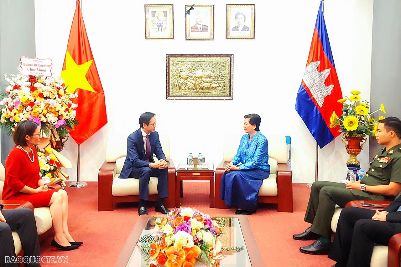 Lãnh đạo Bộ Ngoại giao chúc Tết cổ truyền Chol Chnam Thmay của Campuchia