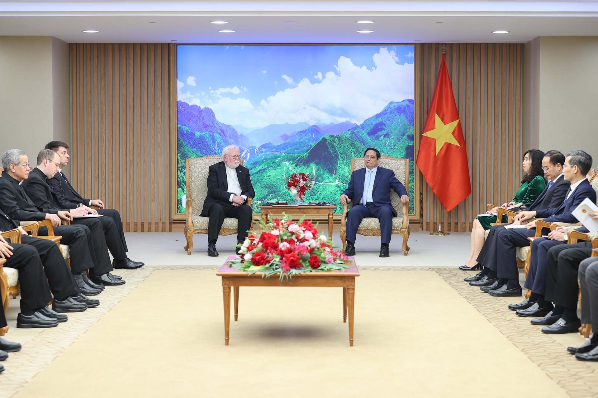 Thủ tướng Phạm Minh Chính tiếp Bộ trưởng Ngoại giao Tòa thánh Vatican Thủ tướng Phạm Minh Chính tiếp Bộ trưởng Ngoại giao Tòa thánh Vatican