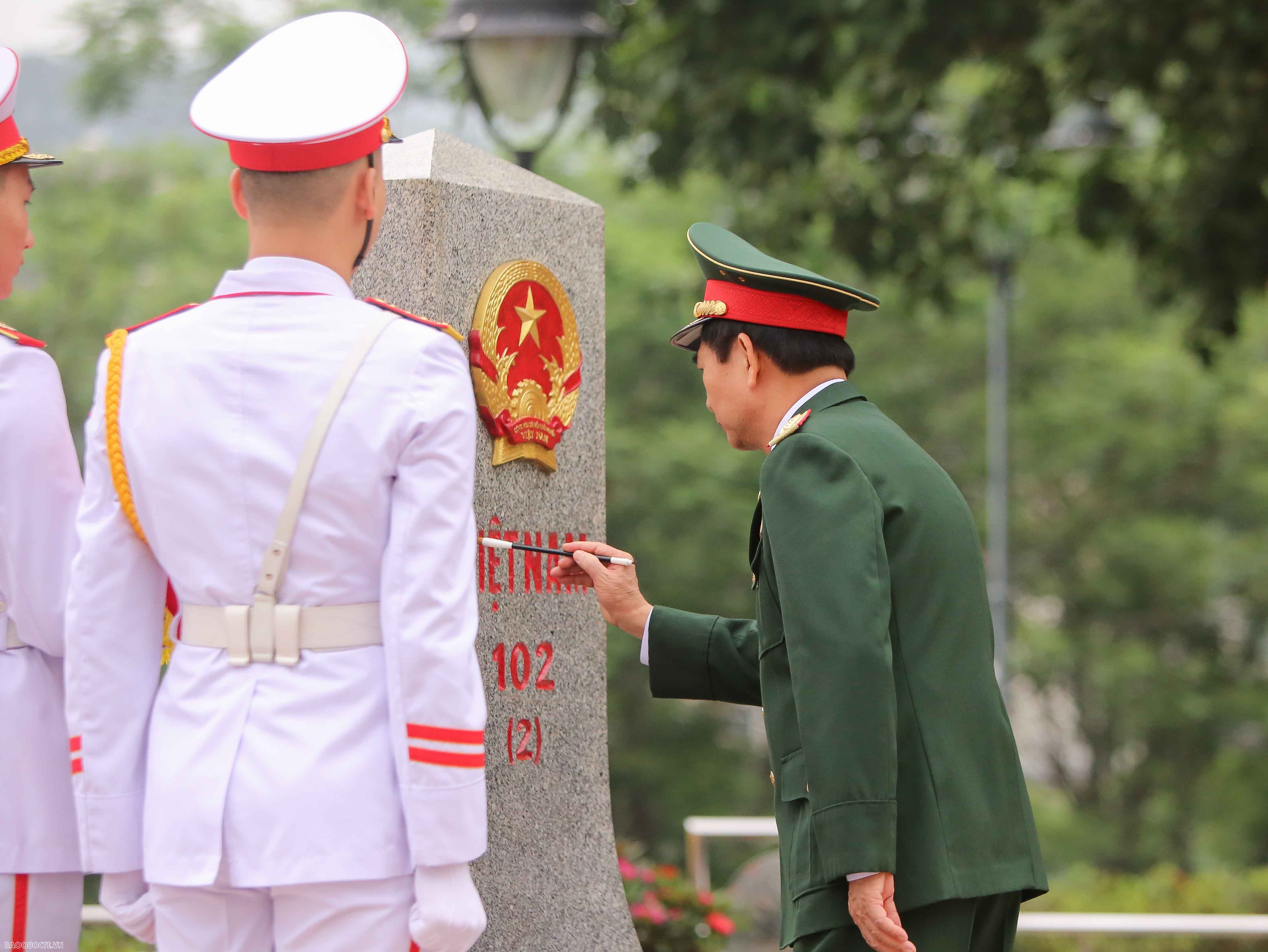 Giao lưu hữu nghị quốc phòng biên giới Việt Nam   Trung Quốc lần thứ 8 chính thức bắt đầu