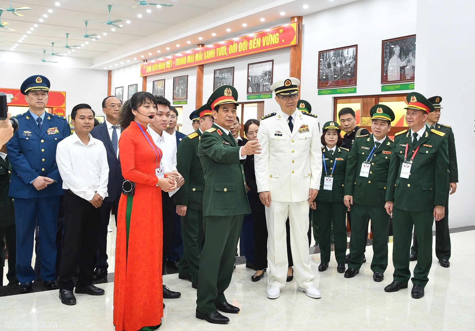 Giao lưu hữu nghị quốc phòng biên giới Việt Nam   Trung Quốc lần thứ 8 chính thức bắt đầu