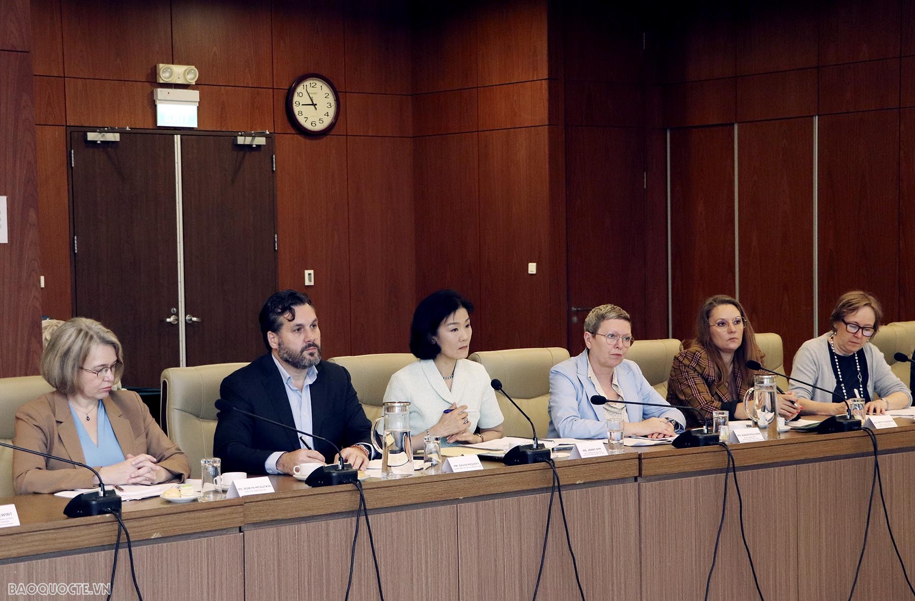 Thứ trưởng Ngoại giao Nguyễn Minh Hằng chủ trì làm việc với đoàn cấp cao P4G