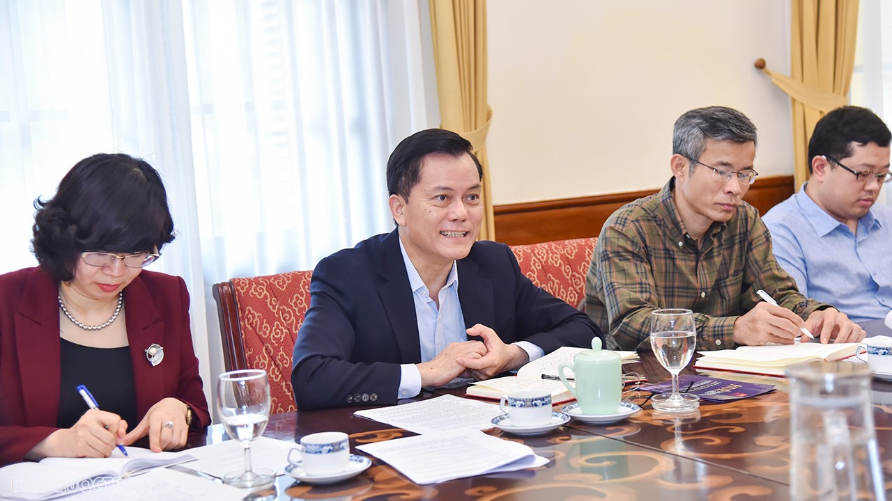 Ngày 11/4/2024, Thứ trưởng Ngoại giao Hà Kim Ngọc làm việc với Lãnh đạo tỉnh Thừa Thiên Huế. (Ảnh: Anh Sơn)