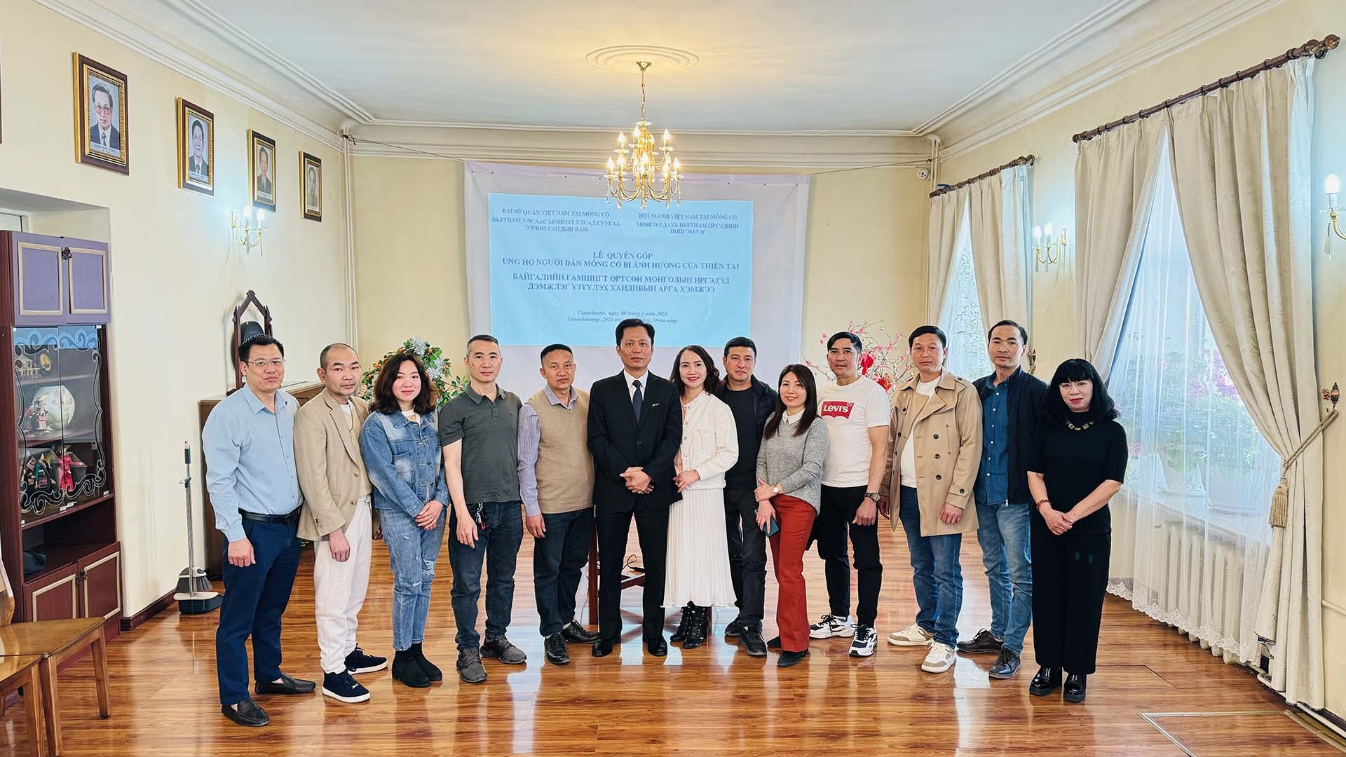 Cộng đồng người Việt Nam quyên góp ủng hộ người dân Mông Cổ khắc phục hậu quả thiên tai