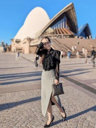 Hoa hậu Jennifer Phạm thời trang đa phong cách kết hợp túi Chanel đơn sắc đen