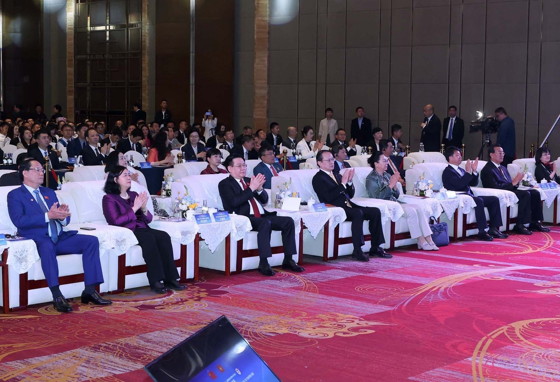 Diễn đàn Chính sách pháp luật thúc đẩy hợp tác đầu tư, thương mại Việt Nam-Trung Quốc