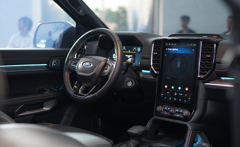 Bộ đôi Ford Ranger Stormtrak và Everest Platinum chốt giá bán tại Việt Nam Bộ đôi Ford Ranger Stormtrak và Everest Platinum chốt giá bán tại Việt Nam