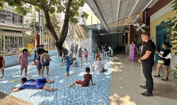 Trao tặng sân chơi thủy trị liệu đầu tiên cho trẻ khuyết tật trí tuệ tại Việt Nam