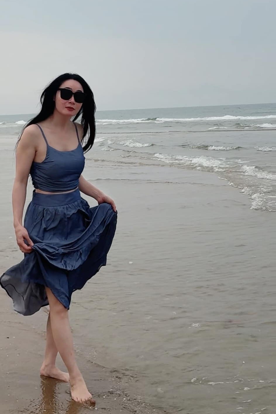 Hình ảnh đôi bạn nghệ sĩ Tú Oanh và Quách Thu Phương