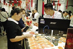 Nỗi lo vàng hóa nền kinh tế