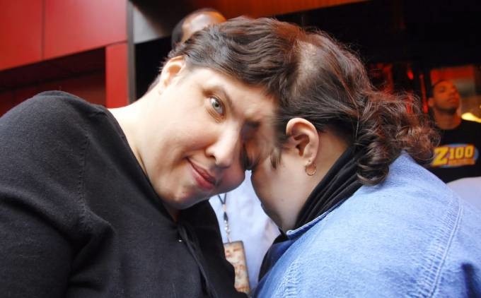 Lori và George Schappell tham dự một sự kiện khai trương ở Mỹ hồi tháng 6/2007. Ảnh: FilmMagic