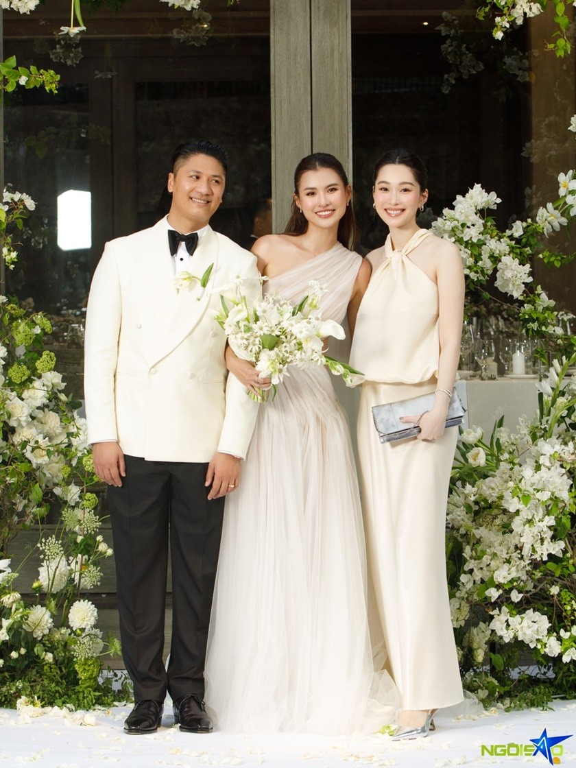 Hoa hậu Đặng Thu Thảo và dàn sao dự đám cưới diễn viên Cao Thiên Trang Hoa hậu Đặng Thu Thảo và dàn sao dự đám cưới diễn viên Cao Thiên Trang