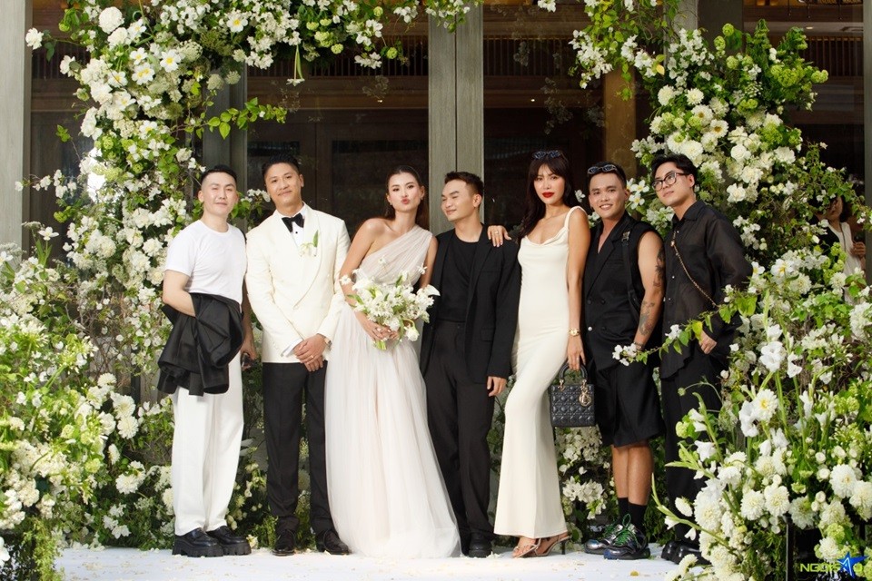 Hoa hậu Đặng Thu Thảo và dàn sao dự đám cưới diễn viên Cao Thiên Trang Hoa hậu Đặng Thu Thảo và dàn sao dự đám cưới diễn viên Cao Thiên Trang