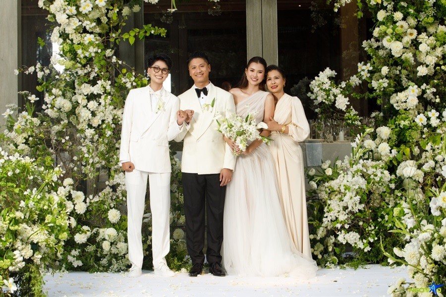 Hoa hậu Đặng Thu Thảo và dàn sao dự đám cưới diễn viên Cao Thiên Trang Hoa hậu Đặng Thu Thảo và dàn sao dự đám cưới diễn viên Cao Thiên Trang