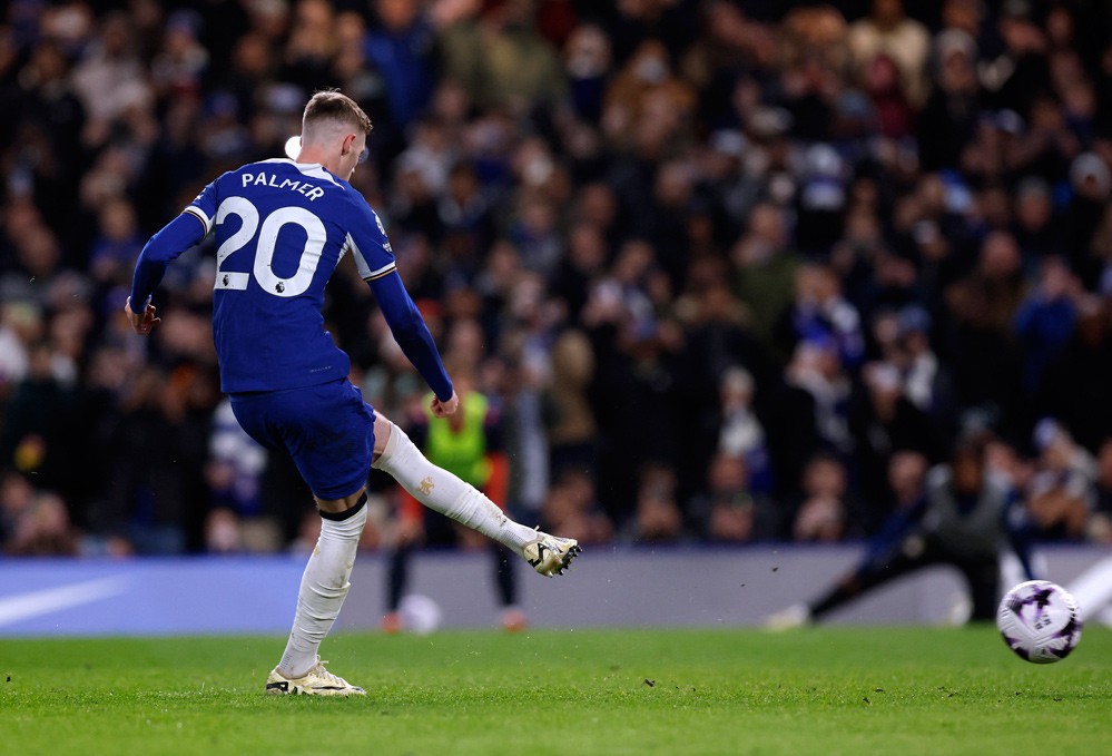 Ghi thêm 4 bàn thắng cho Chelsea, Cole Palmer vươn lên đầu Vua phá lưới Ngoại hạng Anh