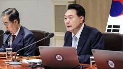 Tổng thống Hàn Quốc phát biểu chính thức sau thất bại của đảng cầm quyền: Sẽ khiêm tốn lắng nghe người dân