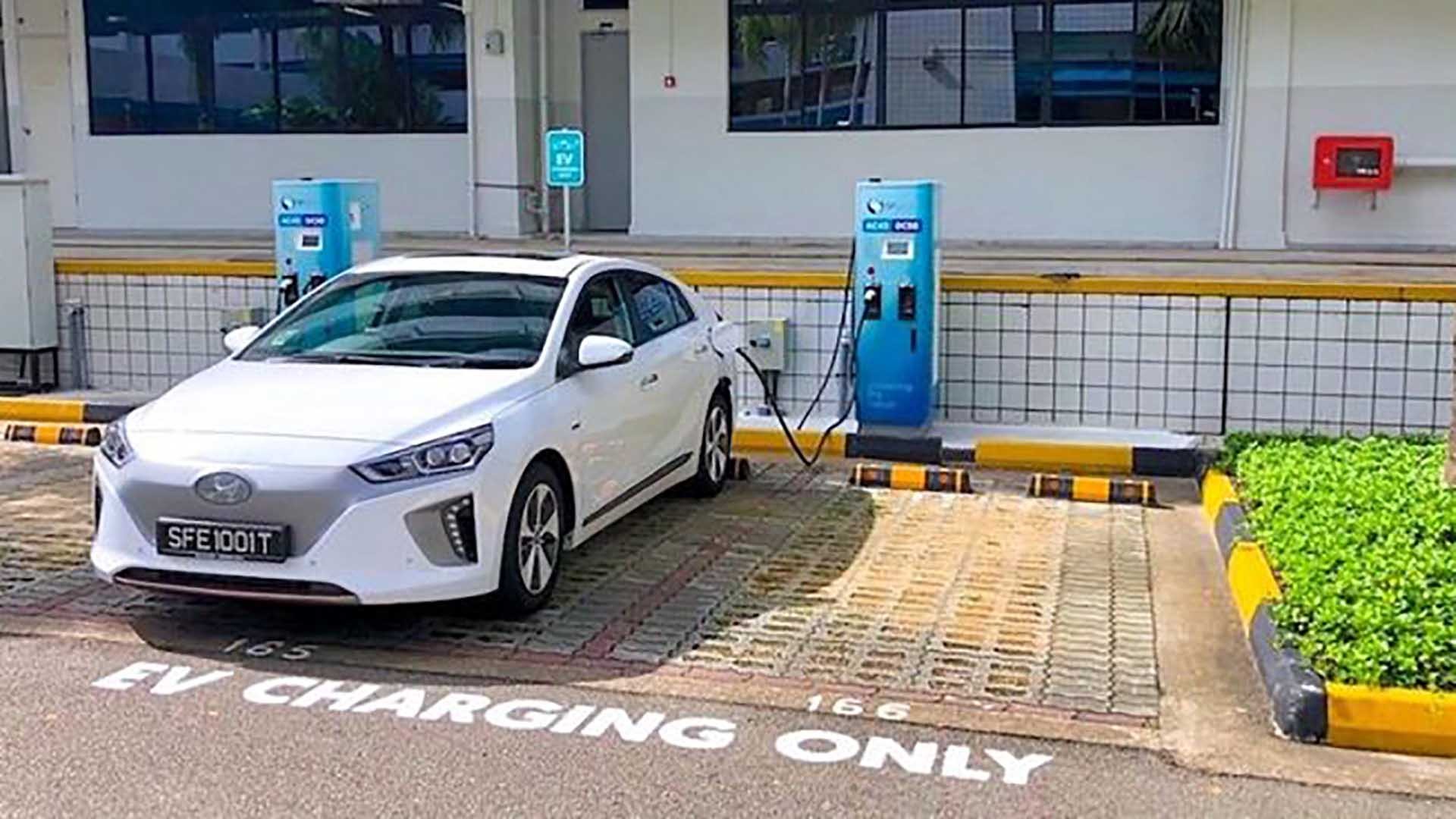 Các quốc gia ASEAN đang tích cực chuyển đổi sang sử dụng xe điện. Ảnh minh họa. (Nguồn: Tân Hoa xã) Các quốc gia ASEAN đang tích cực chuyển đổi sang sử dụng xe điện. Ảnh minh họa. (Nguồn: Tân Hoa xã)