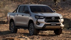 Top 10 xe ô tô bán chậm nhất quý I/2024: Toyota Hilux đội sổ