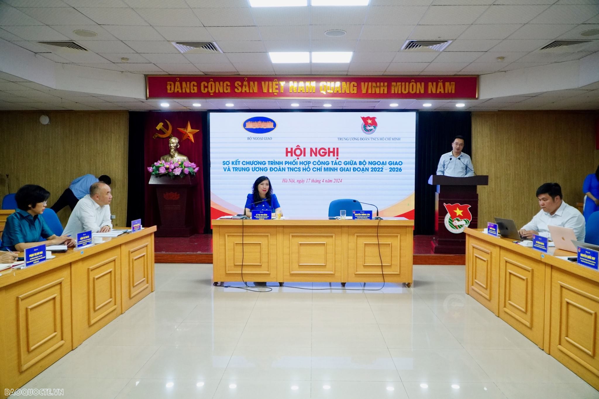 TIẾP TỤC TĂNG CƯỜNG PHỐI HỢP GIỮA BỘ NGOẠI GIAO VÀ TRUNG ƯƠNG ĐOÀN VỀ CÔNG TÁC THANH THIẾU NIÊN Ở NƯỚC NGOÀI