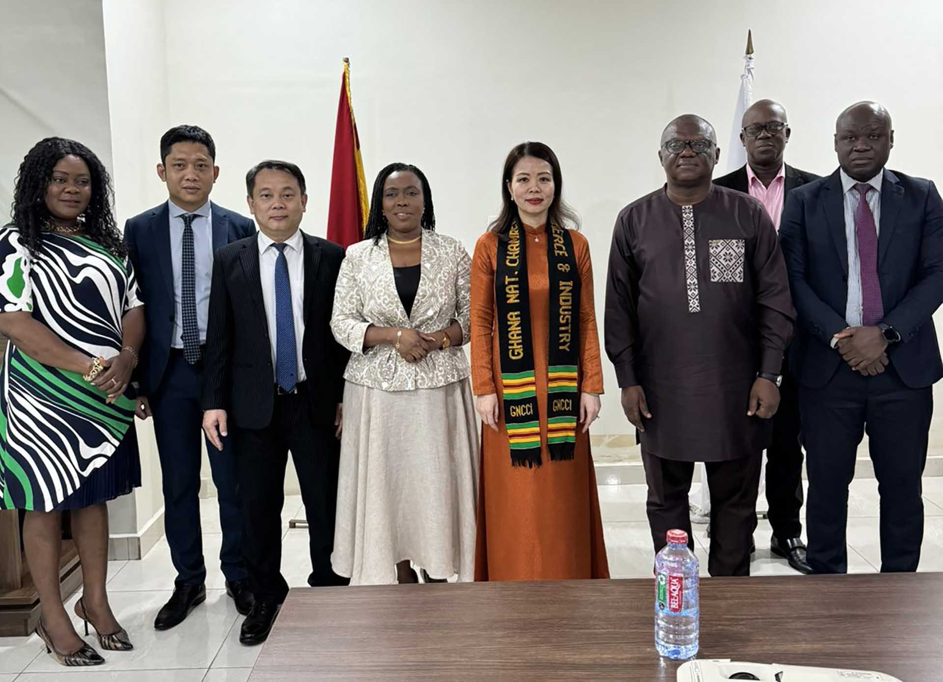 Thứ trưởng Ngoại giao Nguyễn Minh Hằng thăm và làm việc tại Ghana