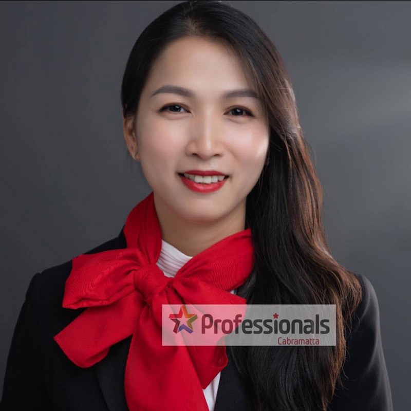 Hải Vân Nguyễn hiện đang là một Chuyên gia môi giới và buôn bán bất động sản tại Australia.