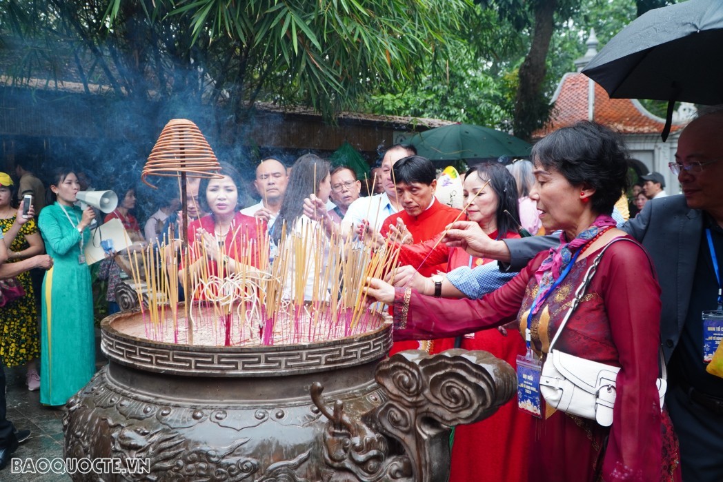 Gần 70 đại biểu kiều bao tham dự lễ Giỗ tổ Hùng Vương - Lễ hội Đền Hùng 2024