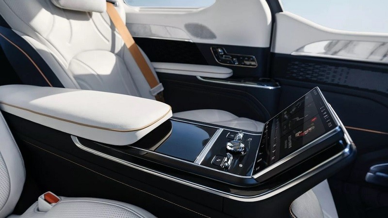 Cận cảnh xe điện Zeekr 009 Grand - 'Minivan Rolls-Royce' của Trung Quốc vừa ra mắt