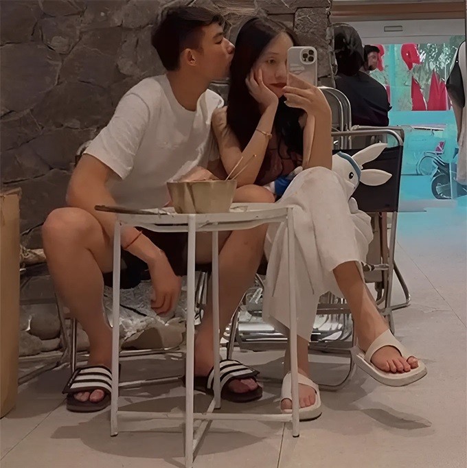 bạn gái thủ môn Quan Văn Chuẩn