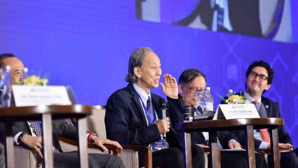 Chuyên gia hàng đầu về ASEAN: Việt Nam - 'Nhà vô địch mà khu vực từng không biết mình đang rất cần'