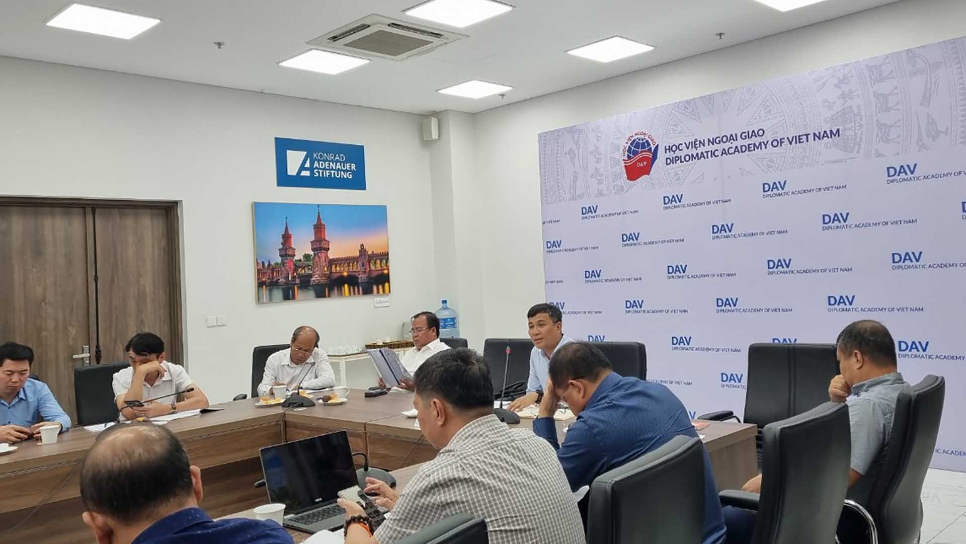 Khai mạc chương trình cập nhật các vấn đề quốc tế, chính sách đối ngoại dành cho tỉnh ủy viên và lãnh đạo cấp sở các tỉnh, thành phố Khai mạc chương trình cập nhật các vấn đề quốc tế, chính sách đối ngoại dành cho tỉnh ủy viên và lãnh đạo cấp sở các tỉnh, thành phố