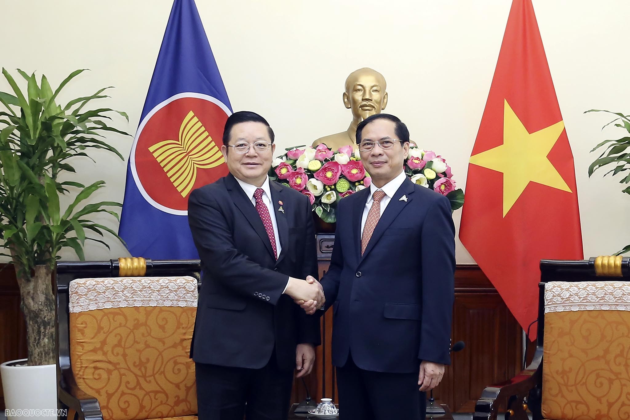Bộ trưởng Ngoại giao Bùi Thanh Sơn tiếp Tổng Thư ký ASEAN Kao Kim Hourn