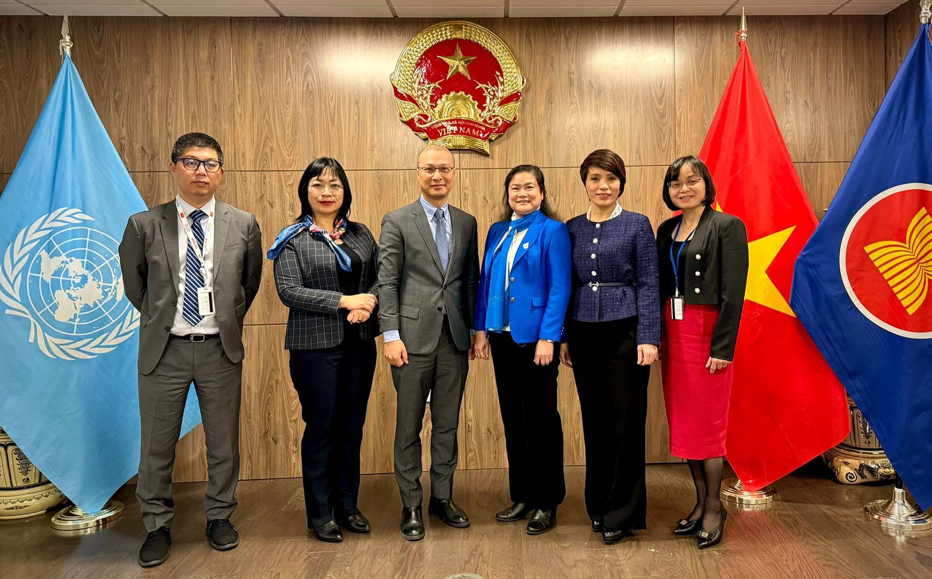 Đoàn công tác Trung ương Hội Liên hiệp Phụ nữ Việt Nam thăm và làm việc với Phái đoàn Việt Nam tại Liên hợp quốc