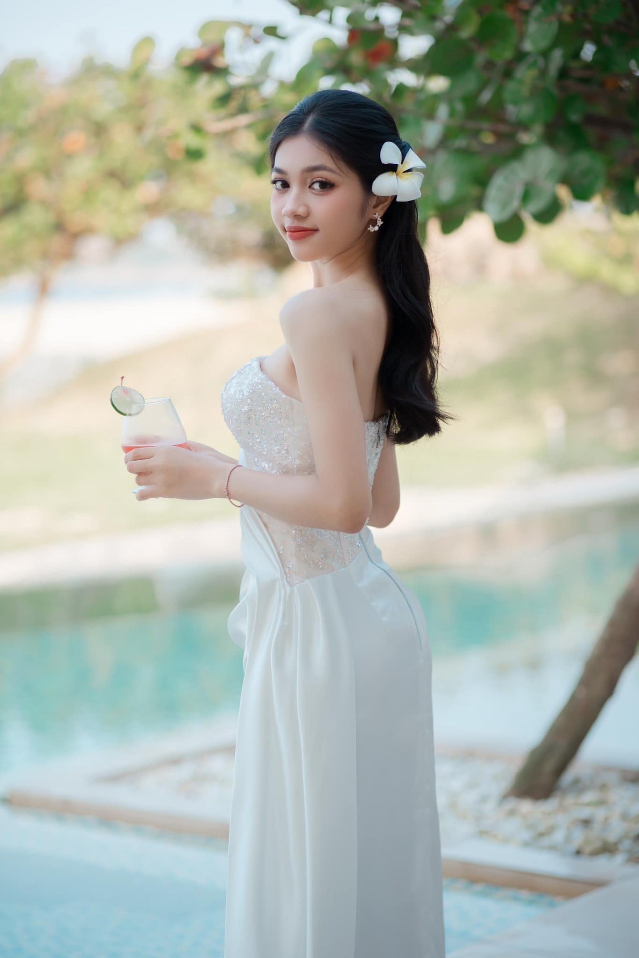 Á hậu Huỳnh Minh Kiên